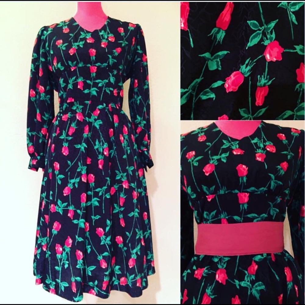 🌹Roses are Red Vintage Dress🌹